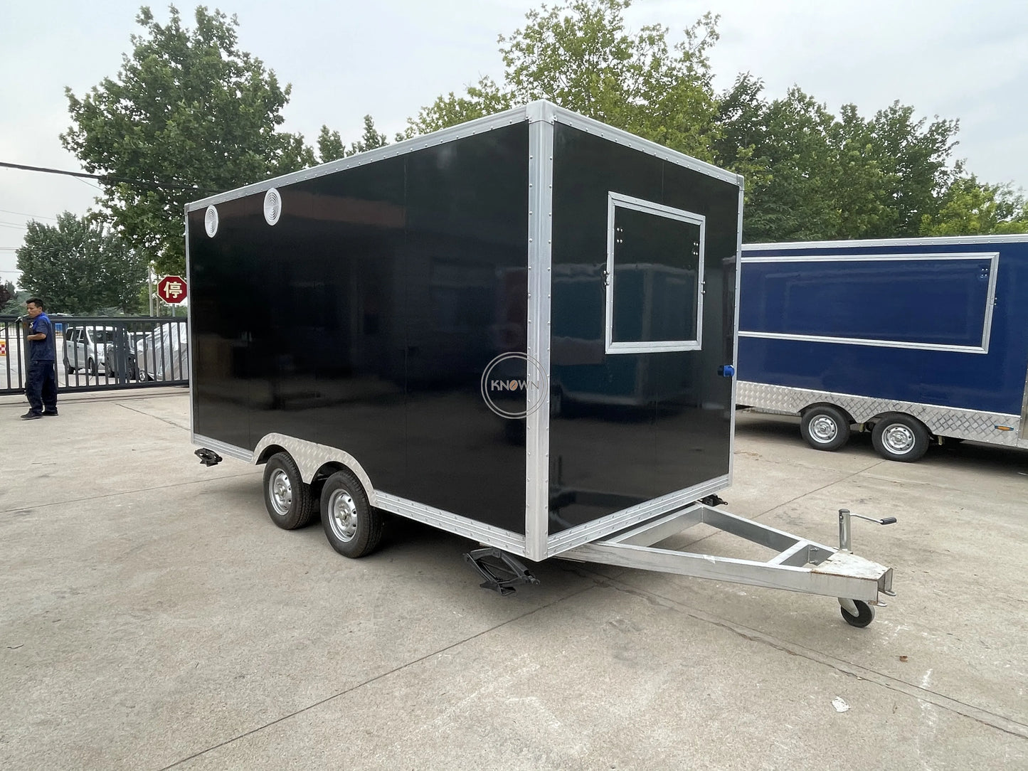 2023 Low Price Mobile Street Vending Kiosk Best-selling Popular  4 Wheels Fast Food Truck BBQ Grilling Food Trailer