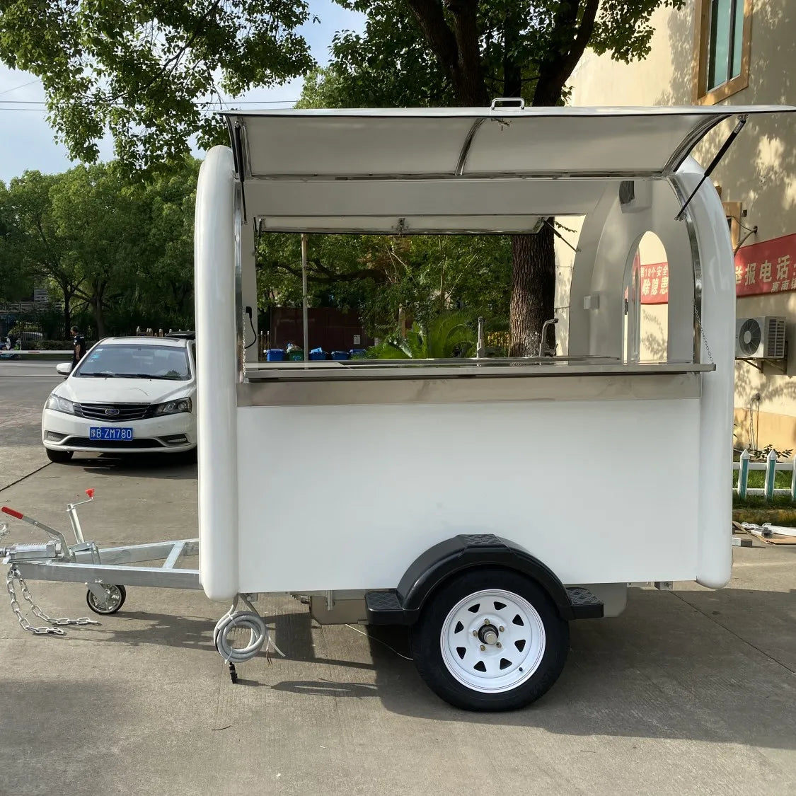 Carritos de comida móviles eléctricos multifuncionales Carritos de venta ambulante Autobús turístico de la ciudad Bicicleta de calle eléctrica Remolque de carrito de comida móvil