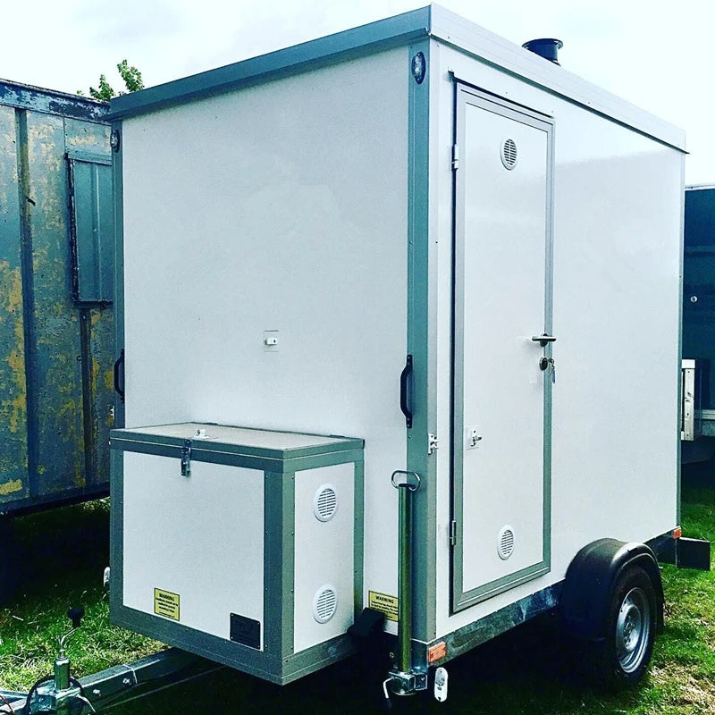 VIP Event Toilet Room Trailer Mobile Luxury Design 2/3/4 Stalls Toilet Seat Water Plumb Container Rest Room On Wheels