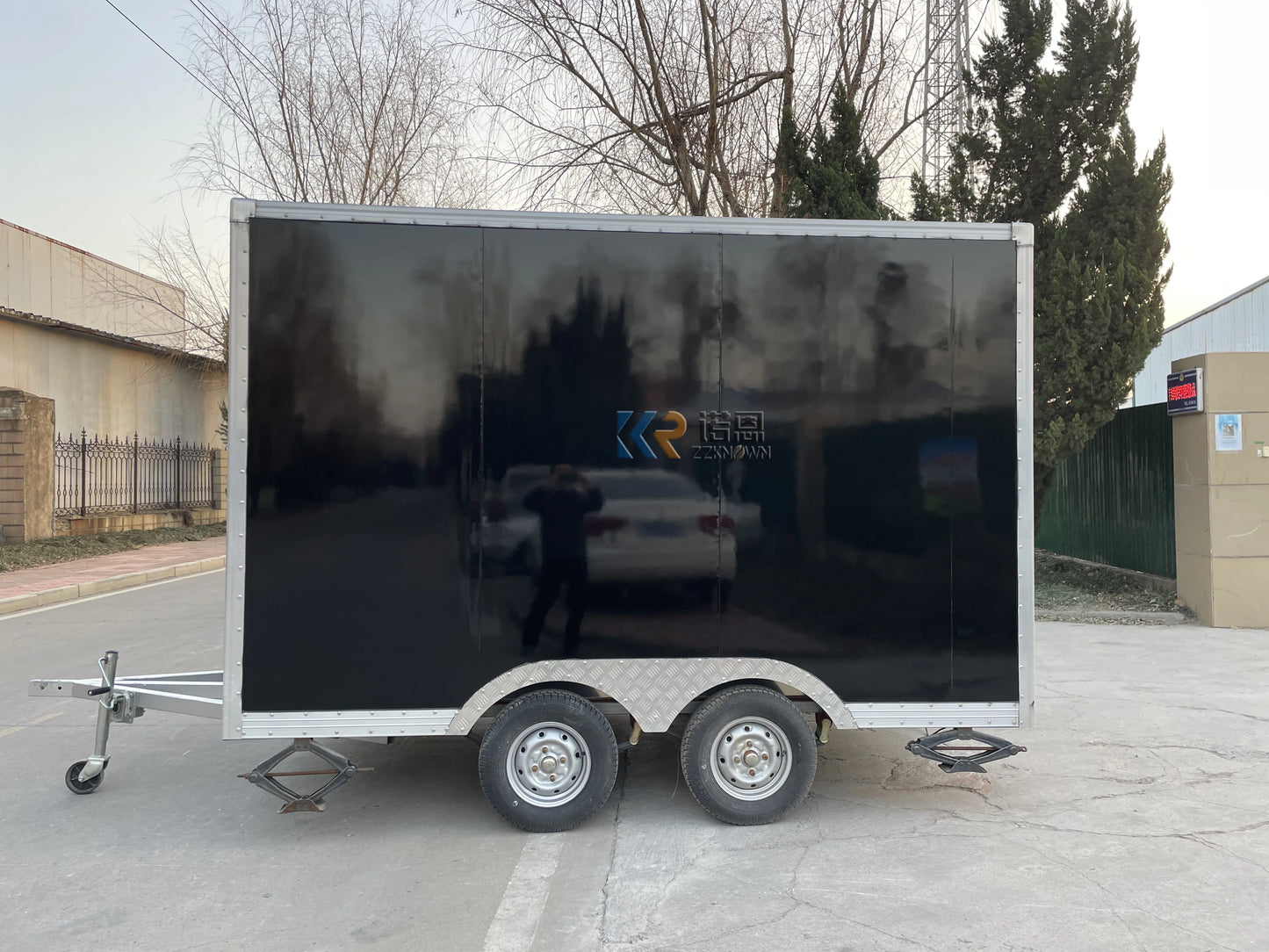 Affordable Fully Equipped Food Truck USA Customized Food Trailer With Full Kitchen Equipments Black Street Food Cart On Sale