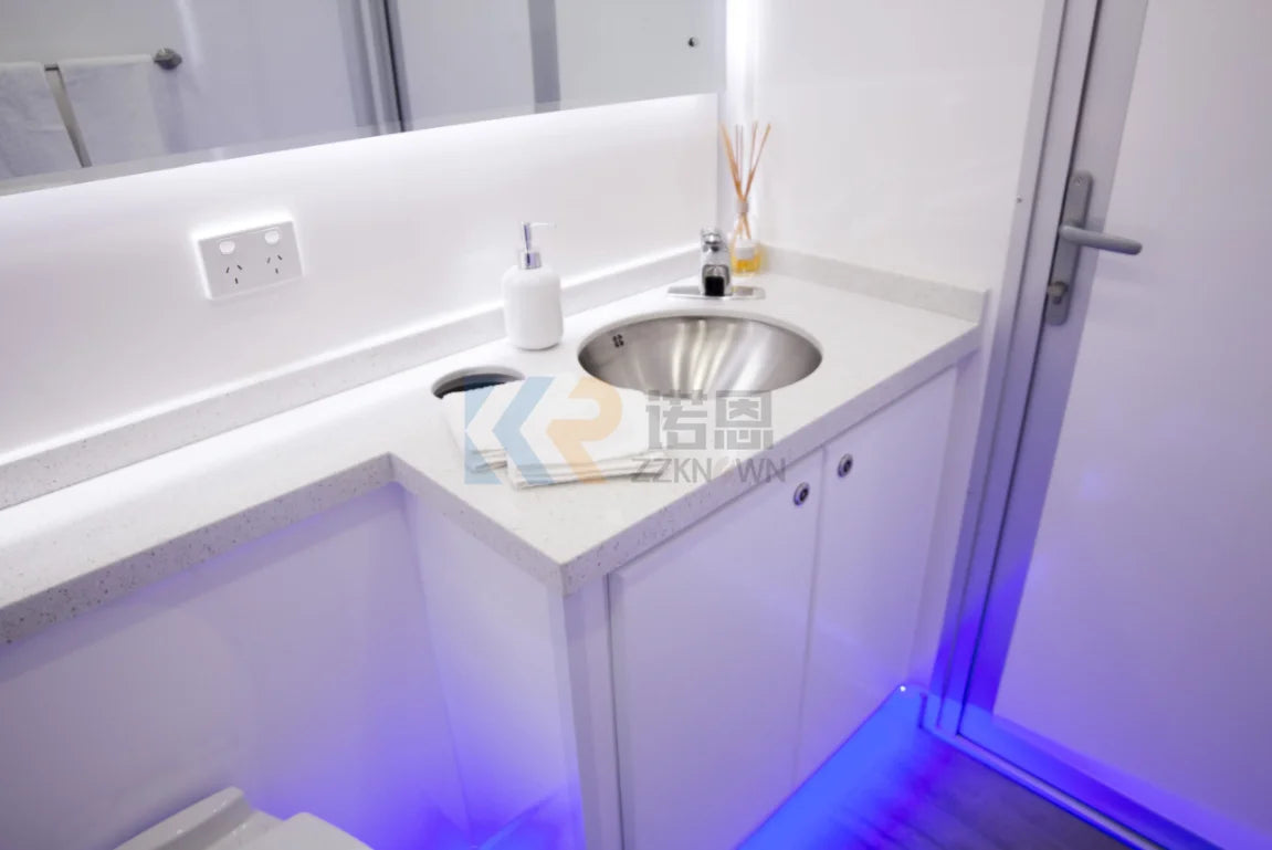 2 Stall Mobile Portable Toilet Trailer Camping VIP Luxury Restroom Trailer Prefab Houses Customizable