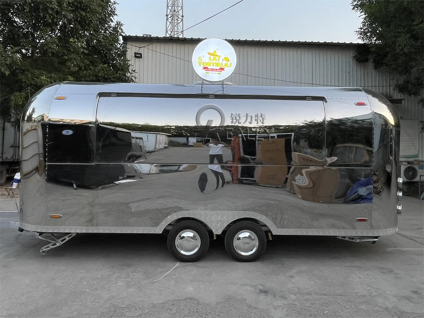 2024 Outdoor Mobile Airstream Food Trailer China Fast Food Cart Ice Cream Food Truck for Sale in American