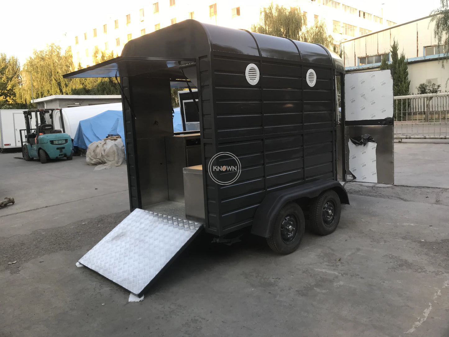 OEM Customized Food Trailer with CE Certification Mobile Bbq Hot Dog Cart for Sale Breakfast Pizza Vending Van