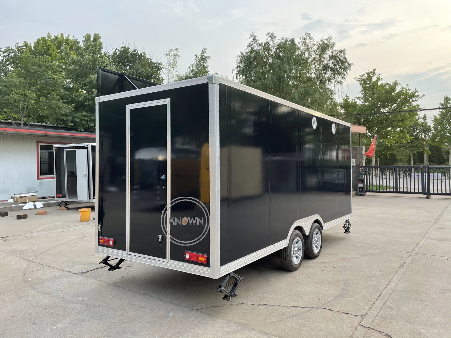 New Popular Fully Equipped Food Truck for Sale Europe Customized Concession With Water Sink Coffee Vending Cart Food Trailer