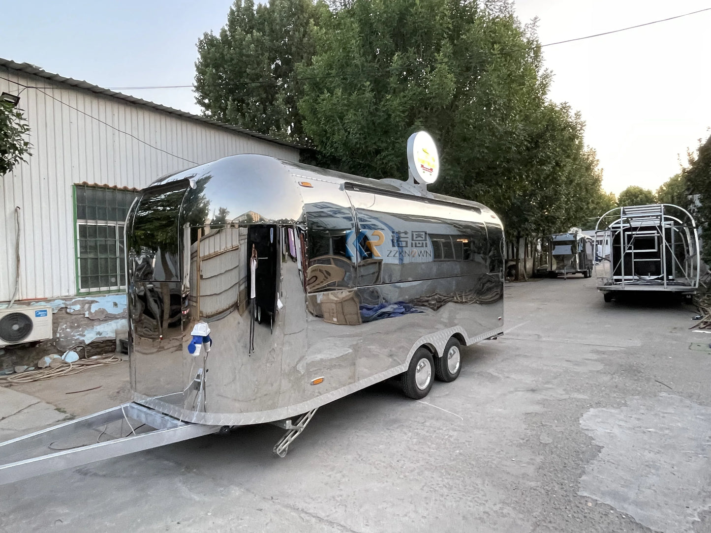 OEM New Design Airstream Mobile Food Cart Ice Cream Food Trailer DOT Concession Food Truck With Full Kitchen for Sale