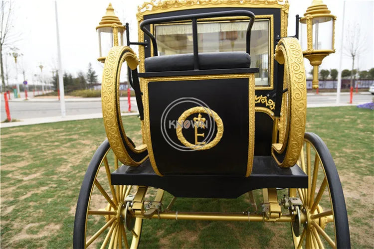 Pousse-pousse électrique OEM de type royal, calèche de luxe tirée par des chevaux, remorque touristique pour voyage de mariage de princesse