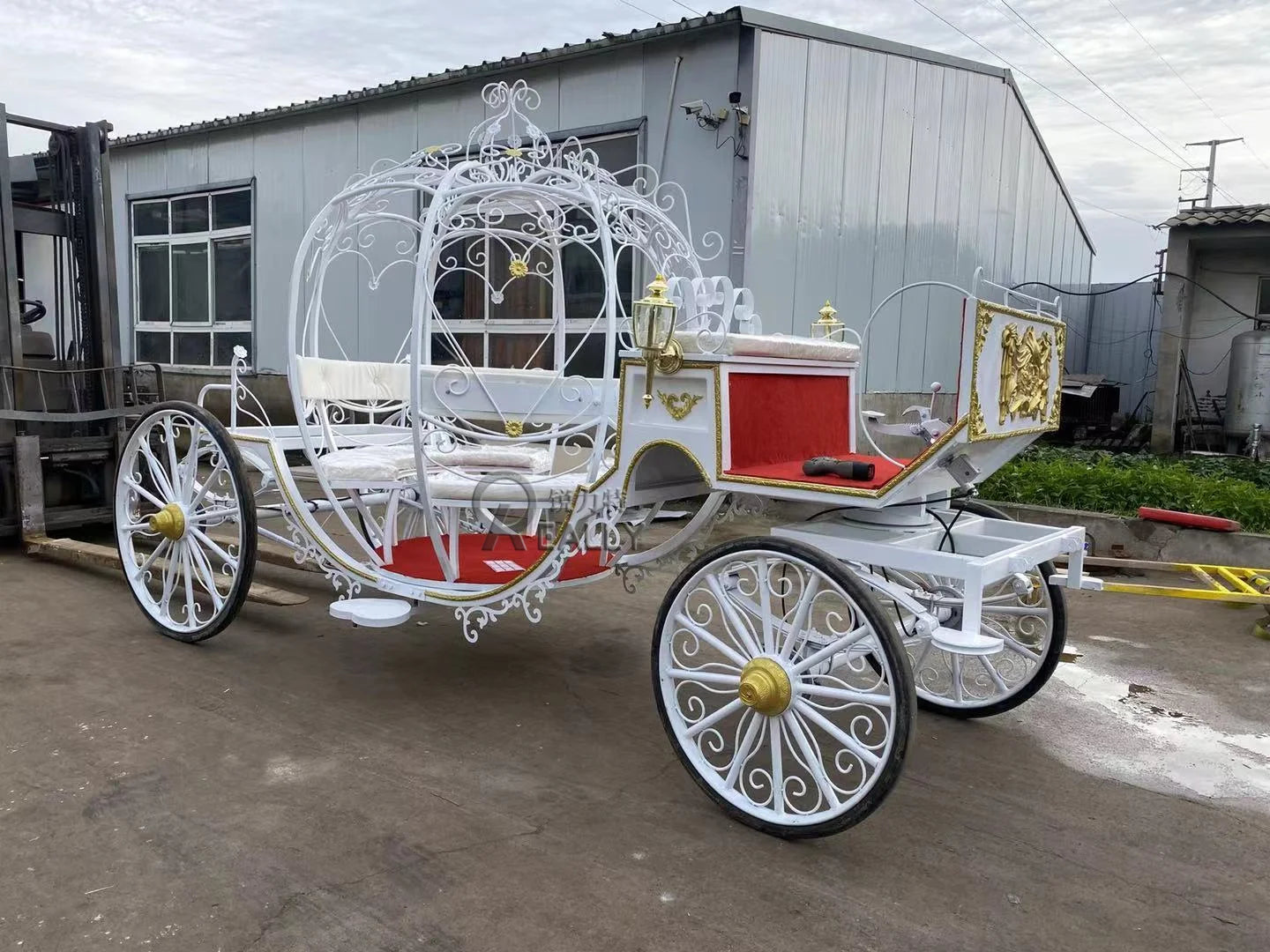 2024 Horse Drawn Wedding Cinderella Horse Carriage Princesses Girls Royal Horse Wagon Electric