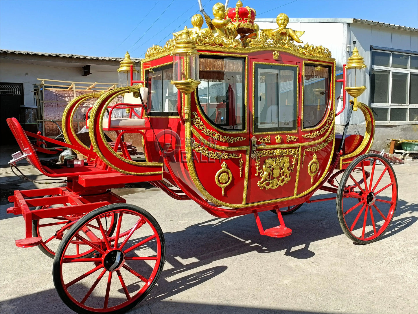 2024 Latest Cinderella Horse Carriage With Crown Princess Wedding Classic Fashion Queen Pumpkin Horse Drawn Carriage