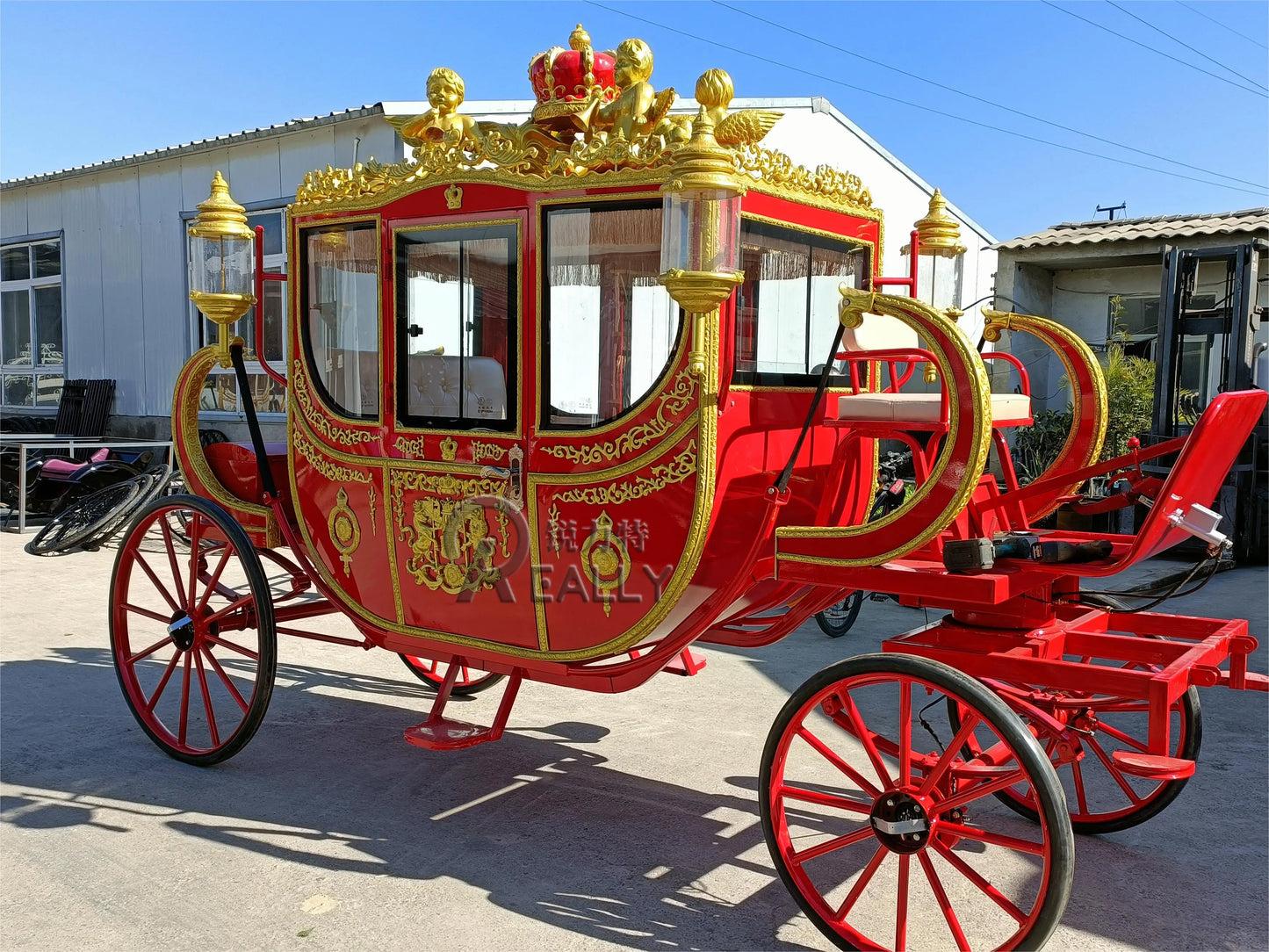 2024 Latest Cinderella Horse Carriage With Crown Princess Wedding Classic Fashion Queen Pumpkin Horse Drawn Carriage